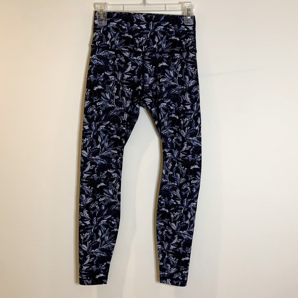 Lululemon Leggings, size 6, 28” length